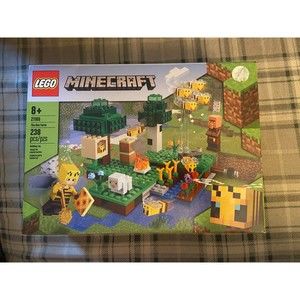 Brand New LEGO Minecraft The Bee Farm 21165